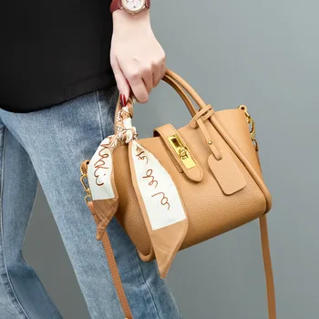 Популярната чанта за количка 2023, Нова лятна кожена чанта-кофа, модерна чанта Senior Sense, чанта през рамо с едно рамо за жени